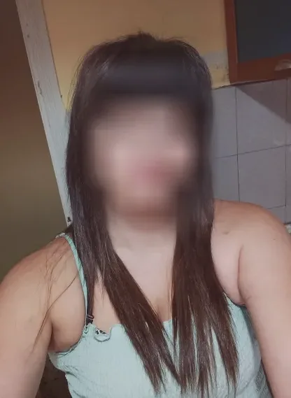 Andrea, 37
