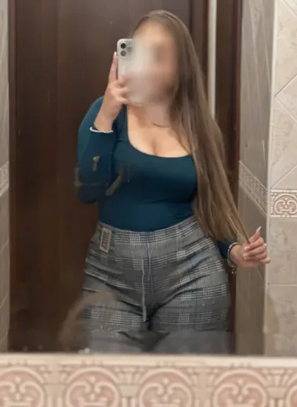 Ayse, 24