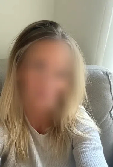 Büsra, 36