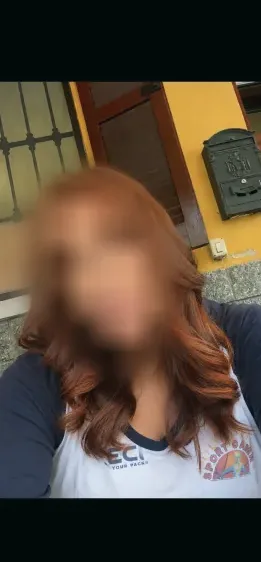 Büsra, 21