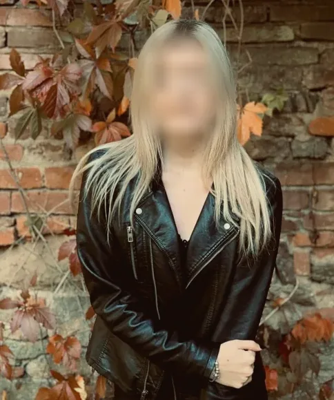 Celina, 32