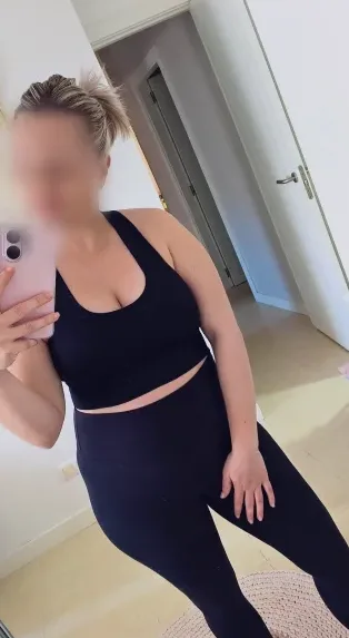 Claudia, 36