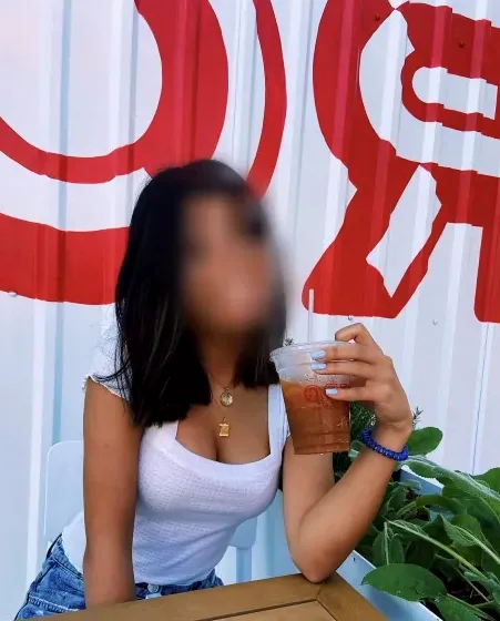 Denise, 19