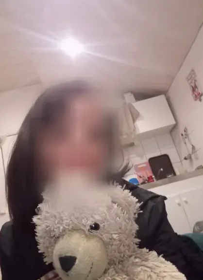 Diana, 37