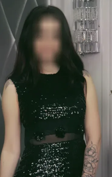 Elif, 28