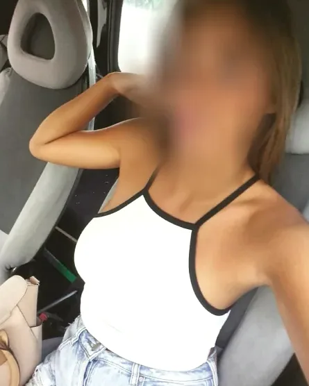 Emilia, 36