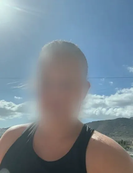Lara, 37