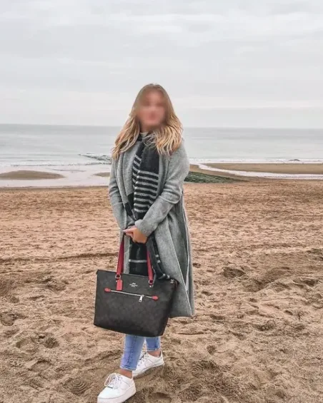 Laura, 31