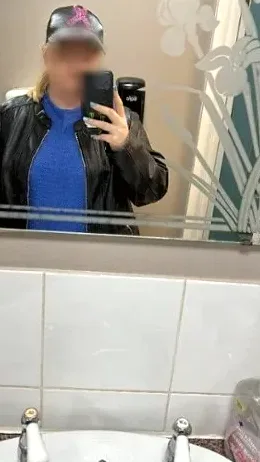 Laura, 21