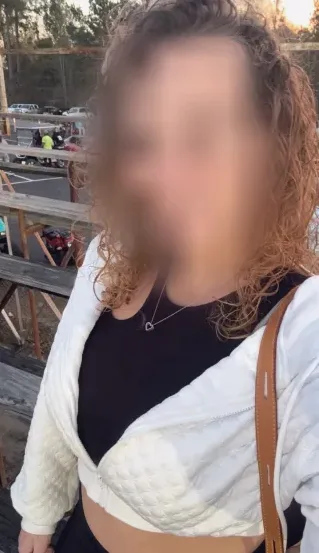Lilly, 30