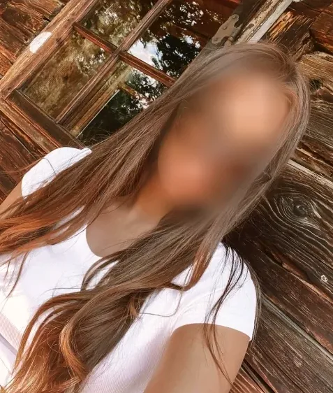 Maja, 27