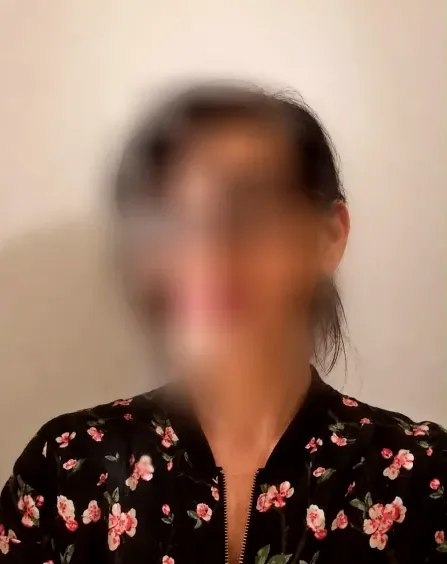 Manuela, 39