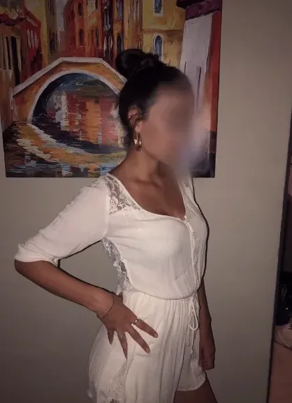 Marina, 32