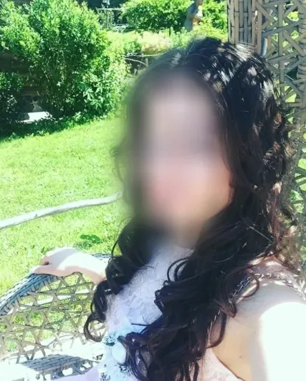 Neele, 36