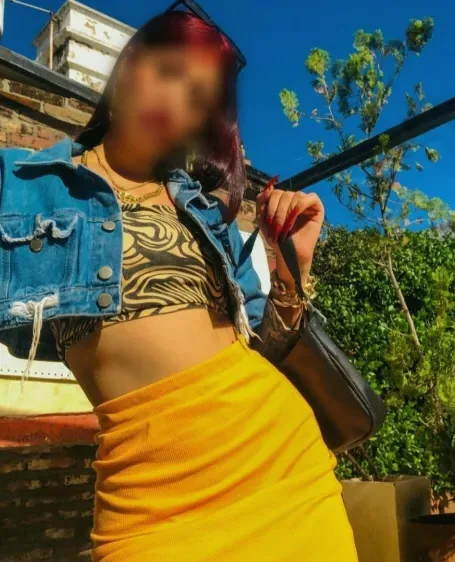 Nicole, 21