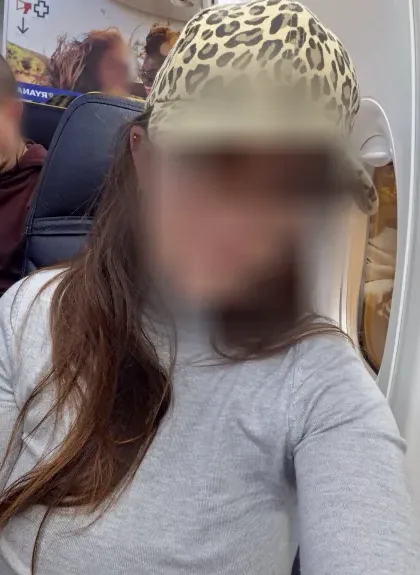 Pauline, 33