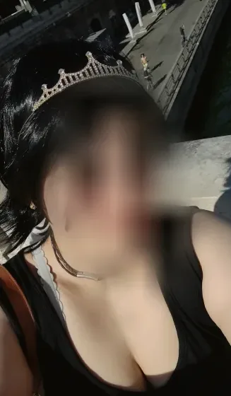 Simone, 40