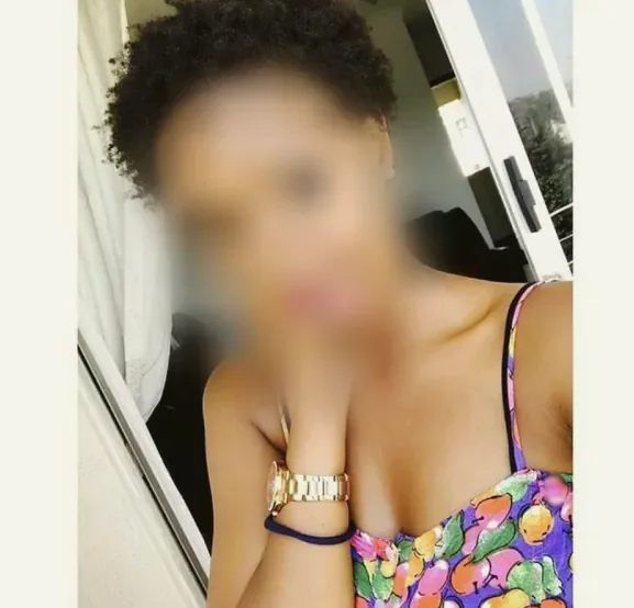 Vivien, 25