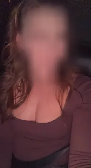 Zeynep, 31